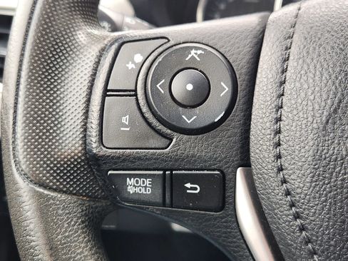 Used 2014 Toyota Corolla LE FWD image 28