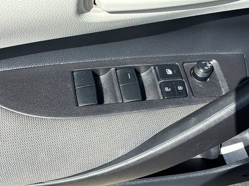 Used 2025 Toyota Corolla LE FWD image 13