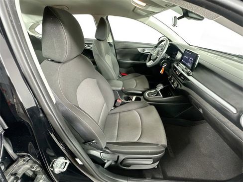 Used 2023 Kia Forte LXS image 26