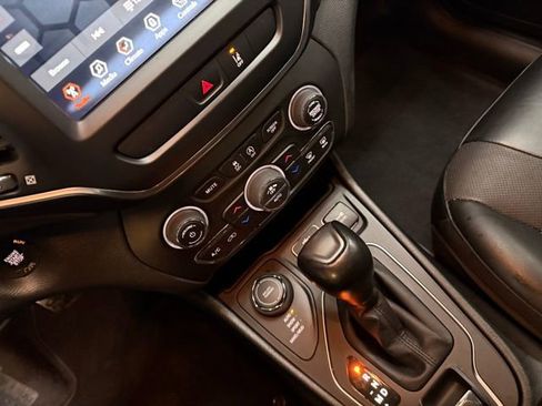 Certified 2022 Jeep Cherokee Latitude Lux image 30