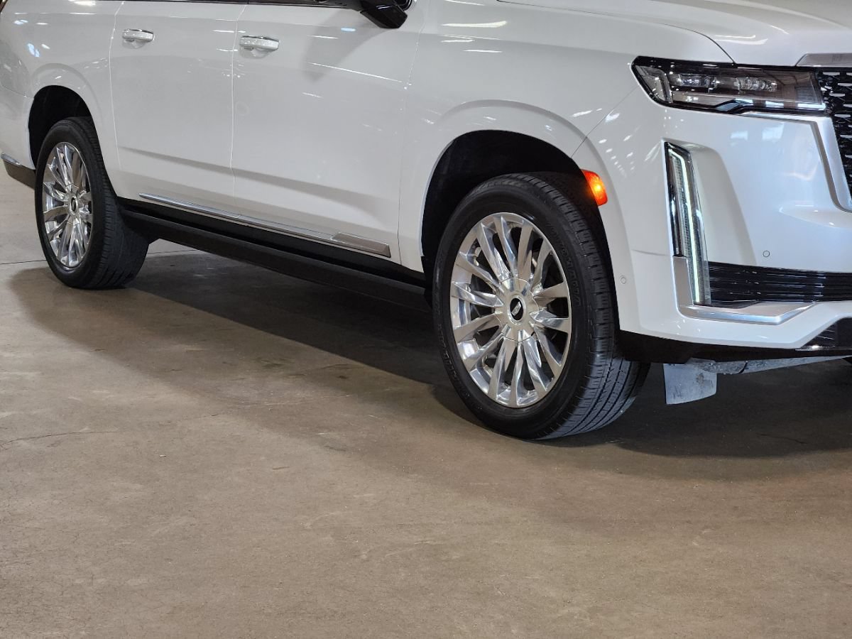 Used 2022 Cadillac Escalade ESV Premium Luxury w/ Performance Package AWD/4WD image 12