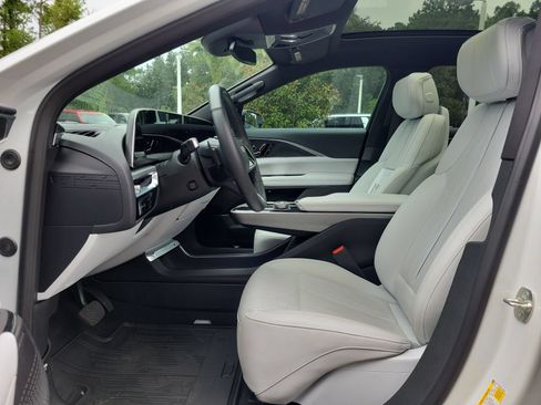 Used 2024 Cadillac Lyriq Luxury RWD image 30