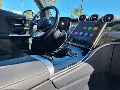 Used 2025 Mercedes-Benz GLC 300 image 26