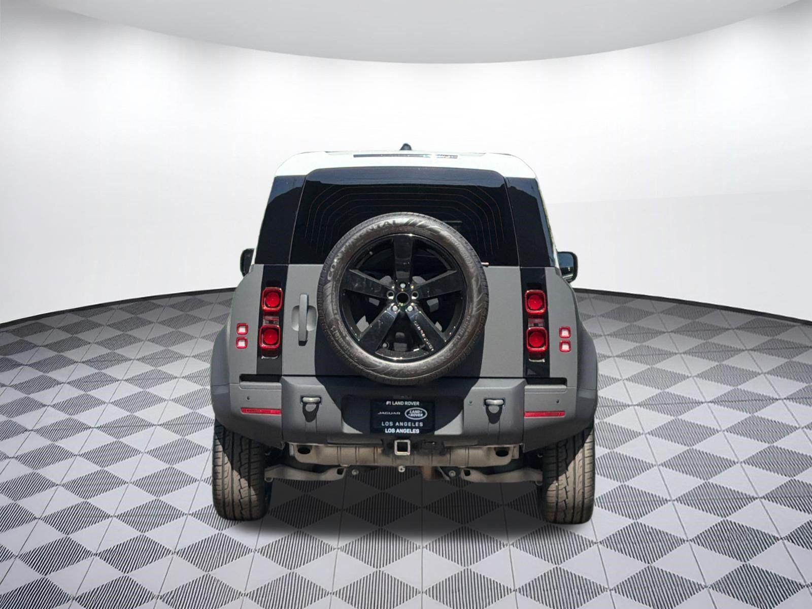 Used 2024 Land Rover Defender 110 X-Dynamic SE AWD/4WD image 10