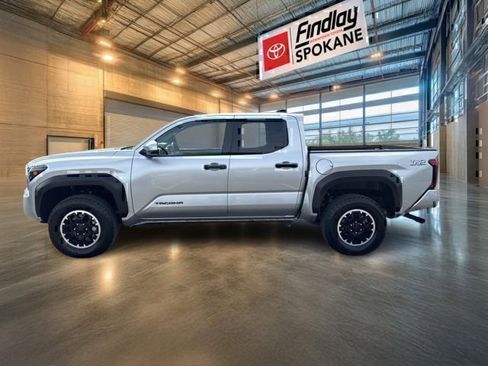 Certified 2025 Toyota Tacoma TRD Off-Road AWD/4WD image 6