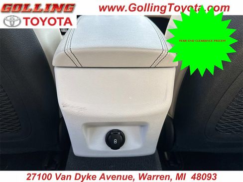 Used 2020 Genesis G70 2.0T Sport image 14