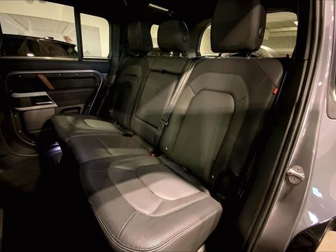Used 2024 Land Rover Defender 110 X-Dynamic SE image 20