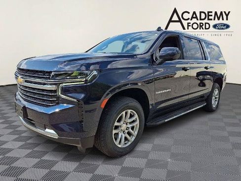 Used 2022 Chevrolet Suburban LT AWD/4WD image 3