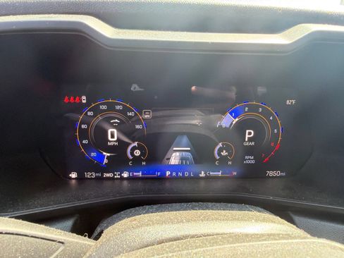 Used 2024 Chevrolet Colorado Trail Boss w/ Technology Package AWD/4WD image 17