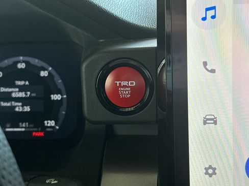 Used 2024 Toyota Tacoma TRD Sport w/ TRD Sport Premium Package AWD/4WD image 20