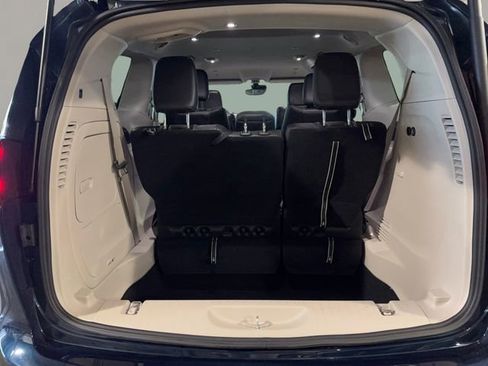 Used 2023 Chrysler Pacifica Touring-L image 24