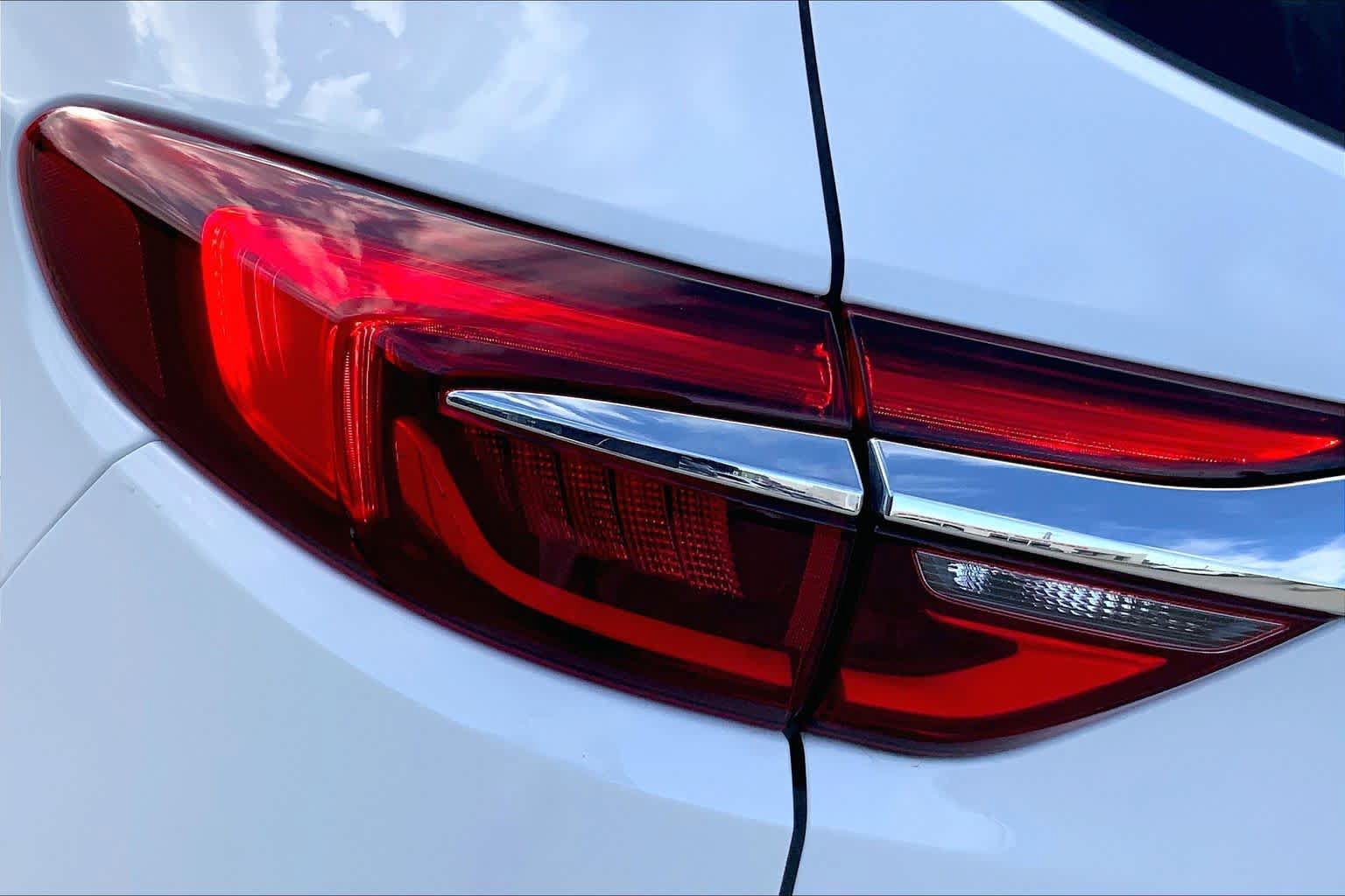 Used 2020 Buick Enclave Essence FWD image 27