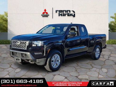 Used 2022 Nissan Frontier SV w/ Technology Package image 3