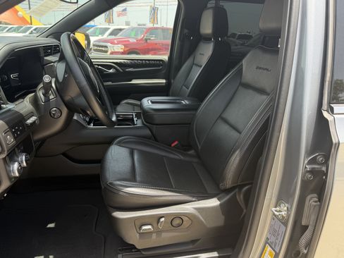 Used 2023 GMC Yukon Denali RWD image 16