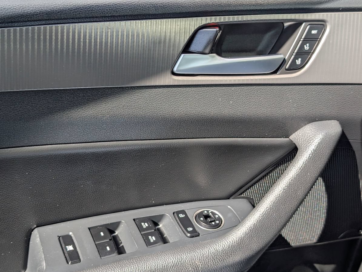 Used 2019 Hyundai Sonata Limited w/ Cargo Package FWD image 25