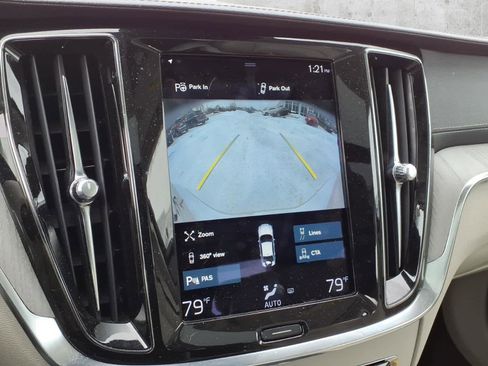 Used 2022 Volvo S60 B5 Inscription image 17