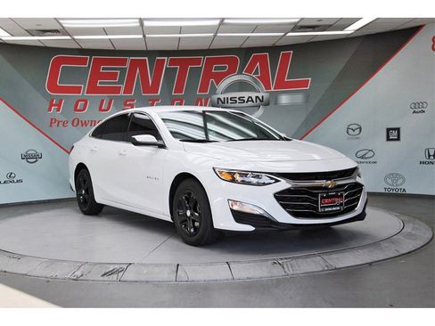 Used 2024 Chevrolet Malibu LS image 1