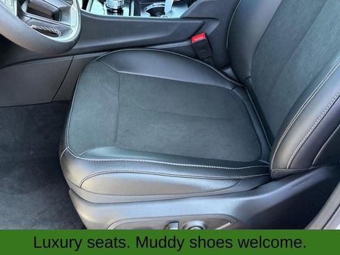 New 2025 Jeep Grand Cherokee Altitude image 10