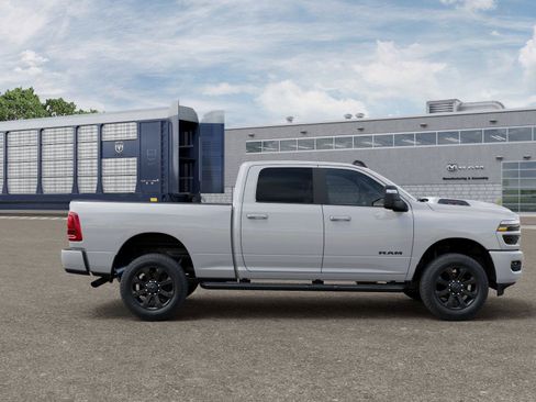 New 2026 RAM 2500 Laramie AWD/4WD image 21