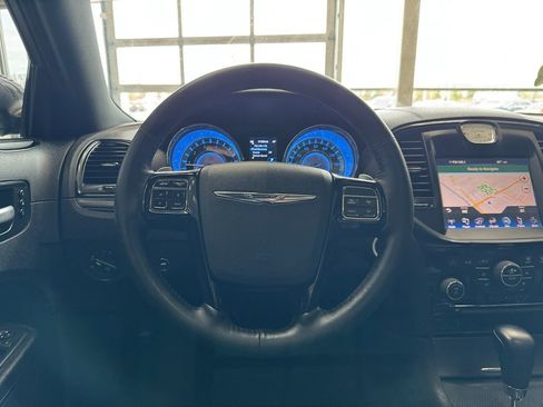 Used 2014 Chrysler 300 S w/ Luxury Group image 25