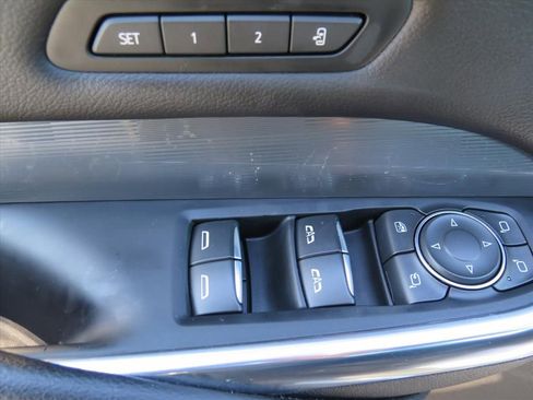 Used 2024 Cadillac XT4 Premium Luxury image 10