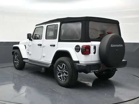 Used 2024 Jeep Wrangler Sahara image 3