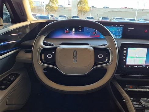 Certified 2025 Lincoln Nautilus Premier image 10