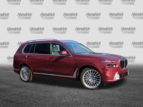 Used 2025 BMW X7 xDrive40i image 2