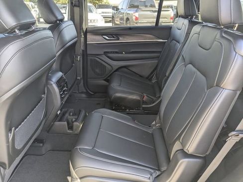 New 2025 Jeep Grand Cherokee L Limited w/ Luxury Tech Group II RWD image 15
