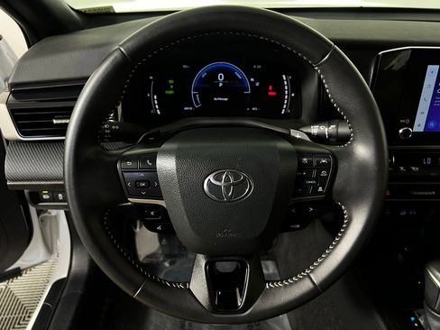 Certified 2025 Toyota Camry SE FWD image 15