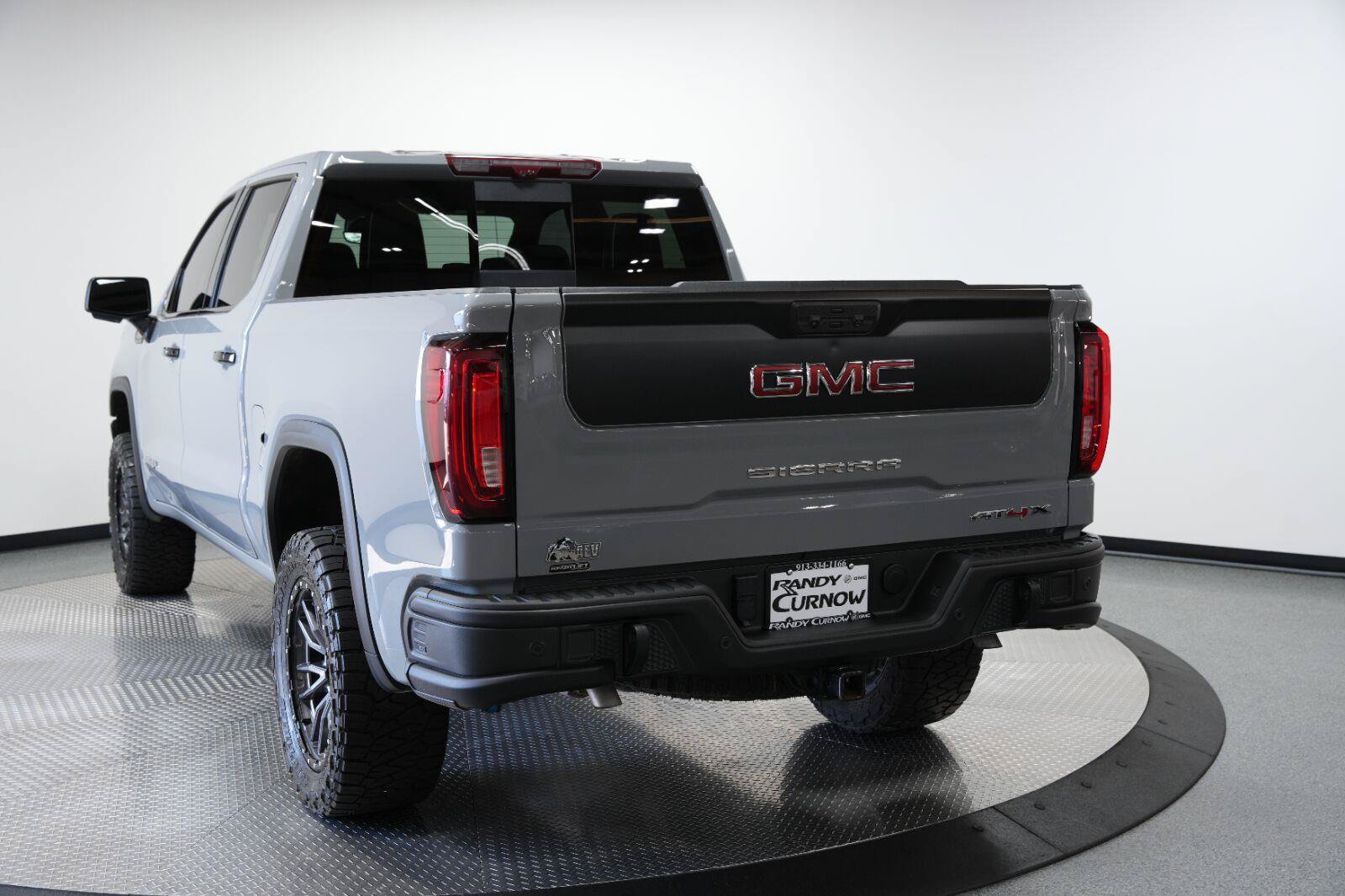 Used 2024 GMC Sierra 1500 AT4X w/ AT4X AEV Edition AWD/4WD image 7