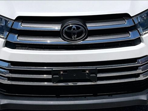 Used 2019 Toyota Highlander SE AWD/4WD image 34