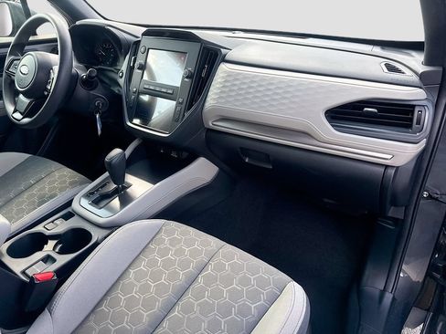 Certified 2025 Subaru Forester AWD/4WD image 33