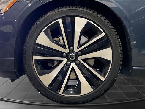 Certified 2023 Volvo S60 B5 Ultimate w/ Climate Package image 11