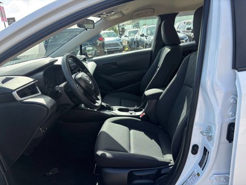 Used 2025 Toyota Corolla LE FWD image 20