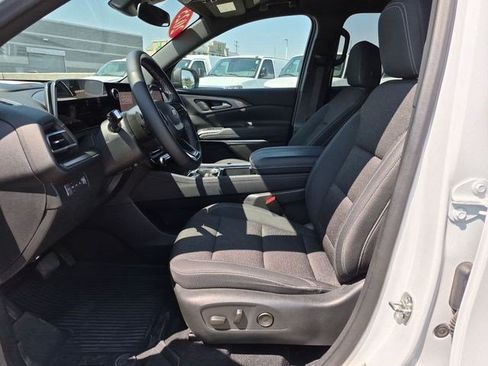 Used 2025 Chevrolet Traverse LT w/ Driver Confidence Package AWD/4WD image 26