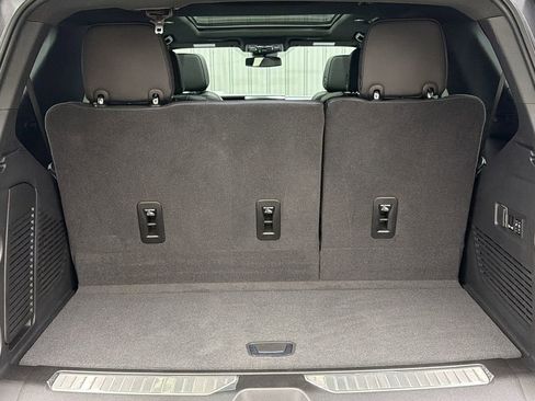 Used 2026 GMC Yukon Denali w/ Sun & Power Step Package AWD/4WD image 17