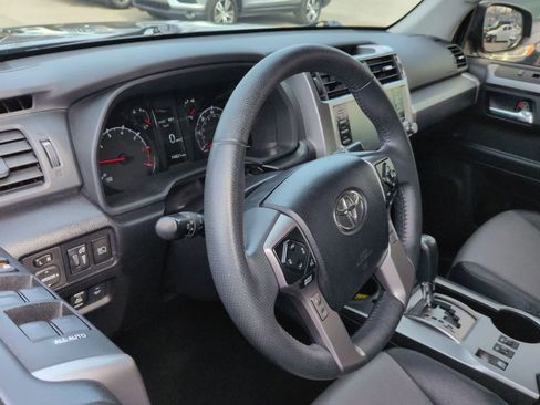 Used 2022 Toyota 4Runner SR5 Premium w/ Moonroof Package image 10