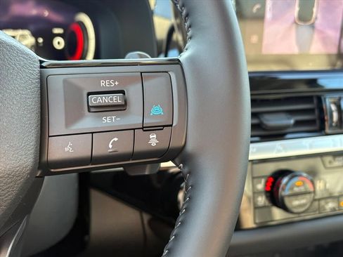 New 2026 Nissan Pathfinder Platinum image 17