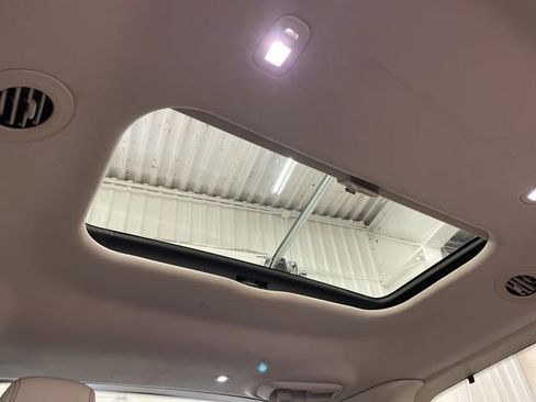 Used 2020 Chrysler Pacifica Limited image 21