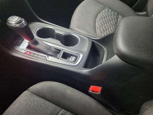 Used 2018 Chevrolet Equinox LT image 26