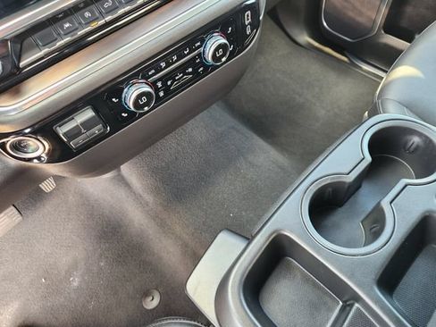 Used 2025 GMC Sierra 1500 SLT AWD/4WD image 19