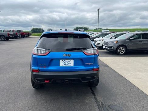 Used 2022 Jeep Cherokee Trailhawk w/ Premium Leather Package AWD/4WD image 6