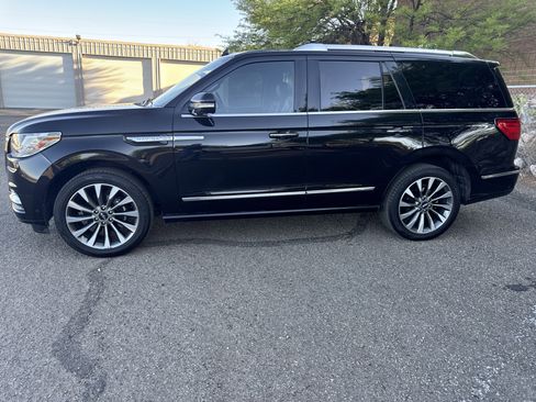 Used 2021 Lincoln Navigator Reserve RWD image 4