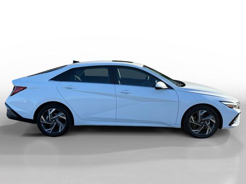 Certified 2025 Hyundai Elantra SEL image 6