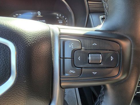 Used 2024 GMC Yukon SLT image 23