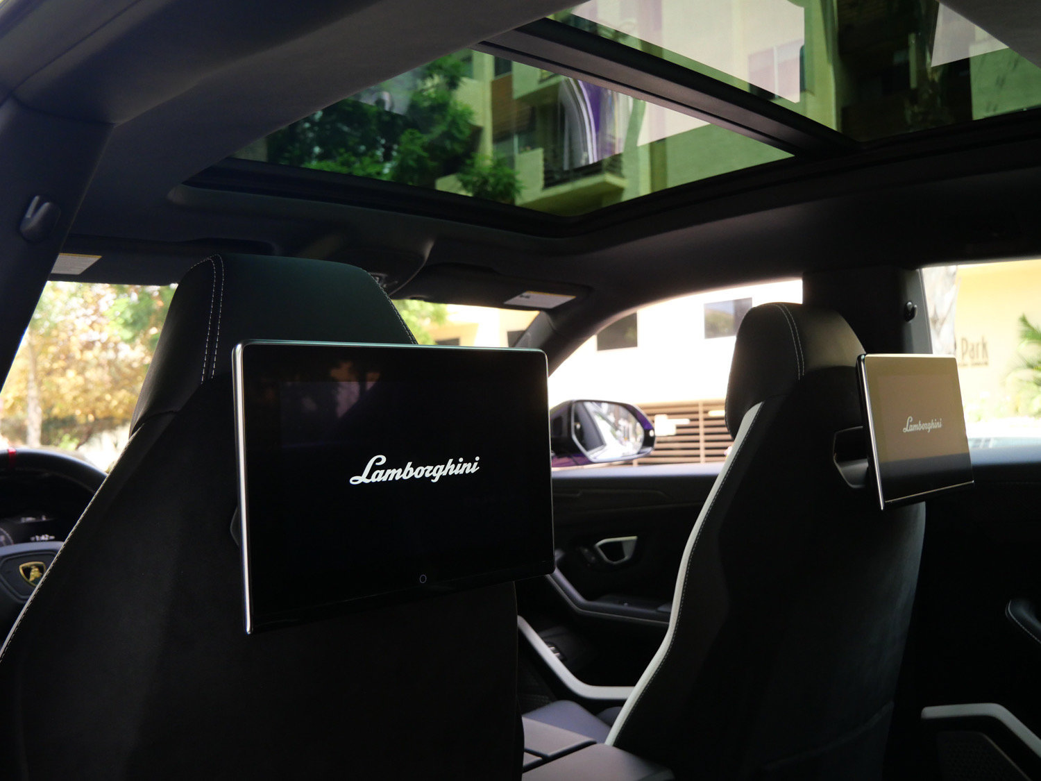 Used 2024 Lamborghini Urus Performante AWD/4WD image 34