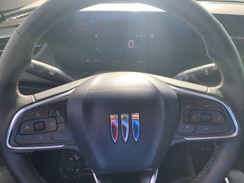 Used 2025 Buick Encore GX Preferred image 37