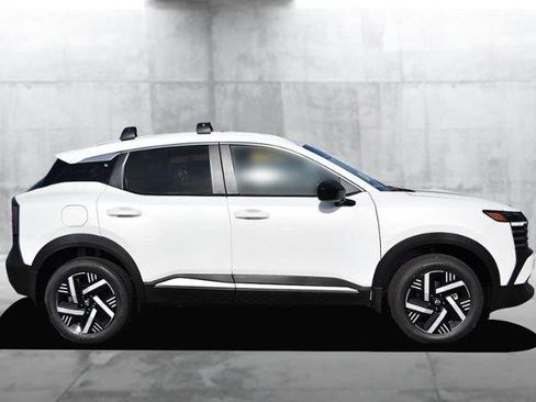 New 2026 Nissan Kicks SV w/ SV Premium Package image 5