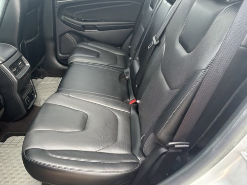 Used 2019 Ford Edge Titanium w/ Equipment Group 301A image 9